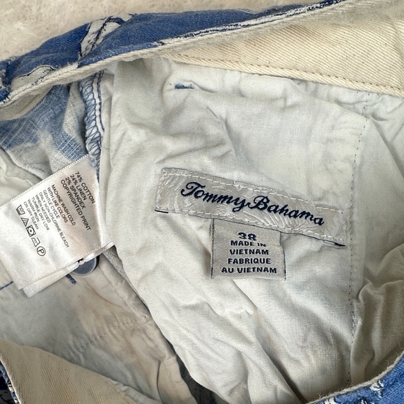Tommy Bahama Tropical Blue and White Men's Shorts - Picture 2 of 7